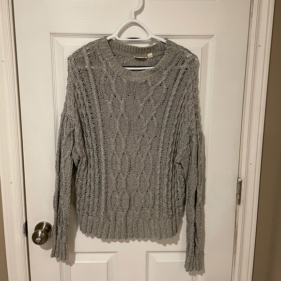 Trying to get rid of some clothes that don’t fit me anymore. All in great shape. - Picture 4 of 8
